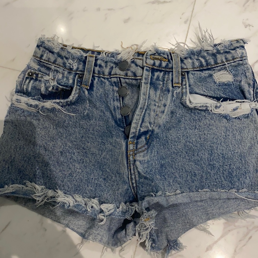 CARMAR Distressed short. Size 24